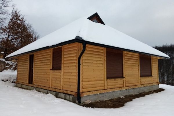Drvene kuca brvnara - planina Rudnik